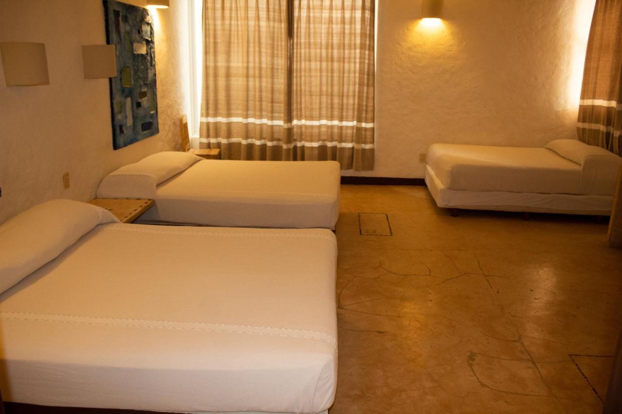 Hotel Plaza Tangolunda Esterno foto