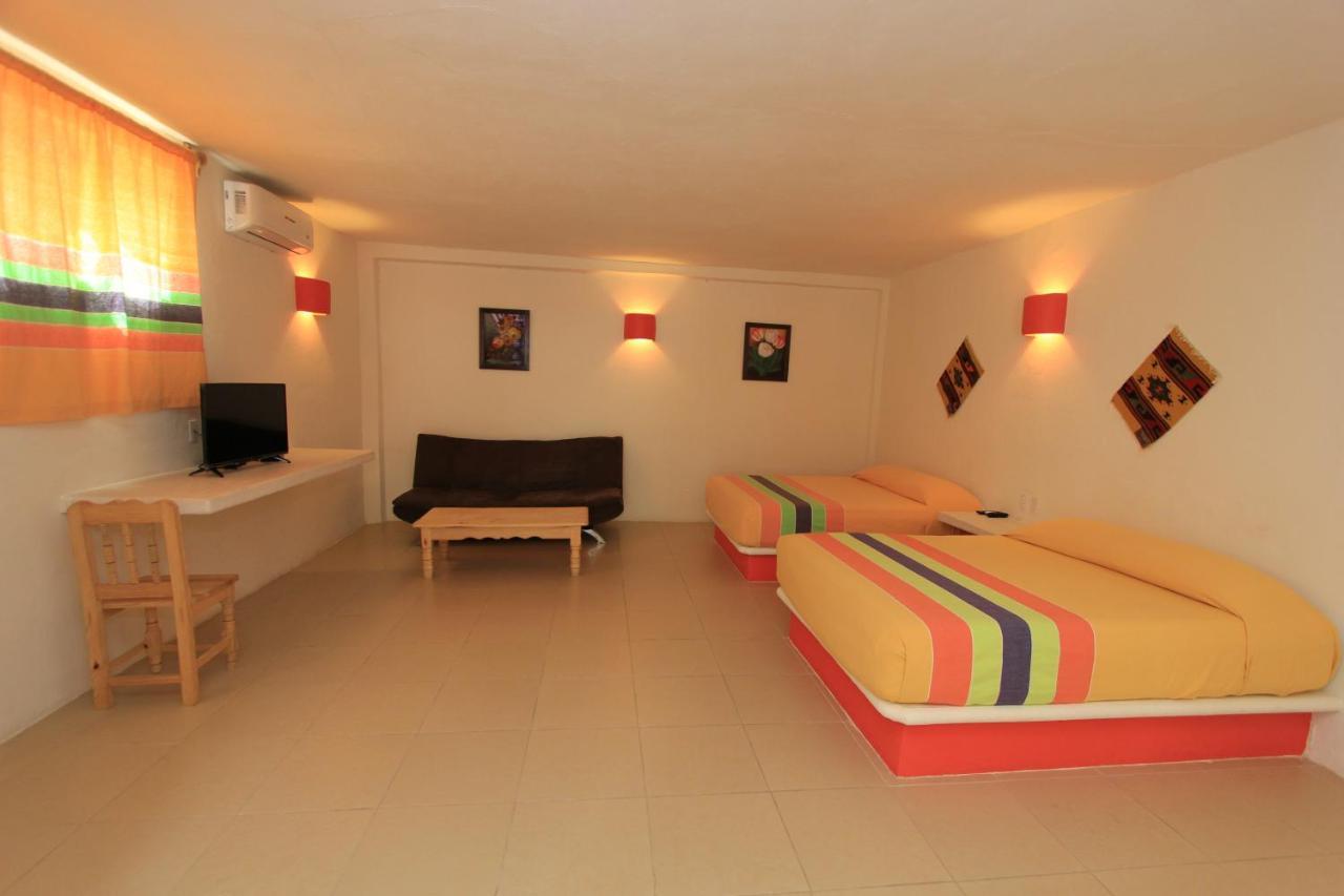 Hotel Plaza Tangolunda Esterno foto