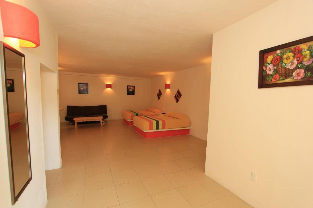 Hotel Plaza Tangolunda Esterno foto