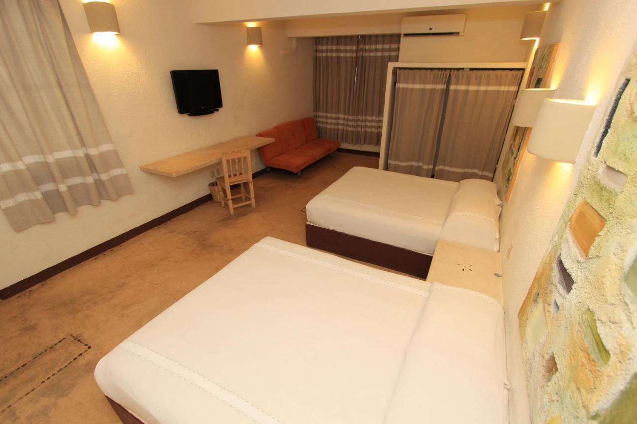 Hotel Plaza Tangolunda Esterno foto