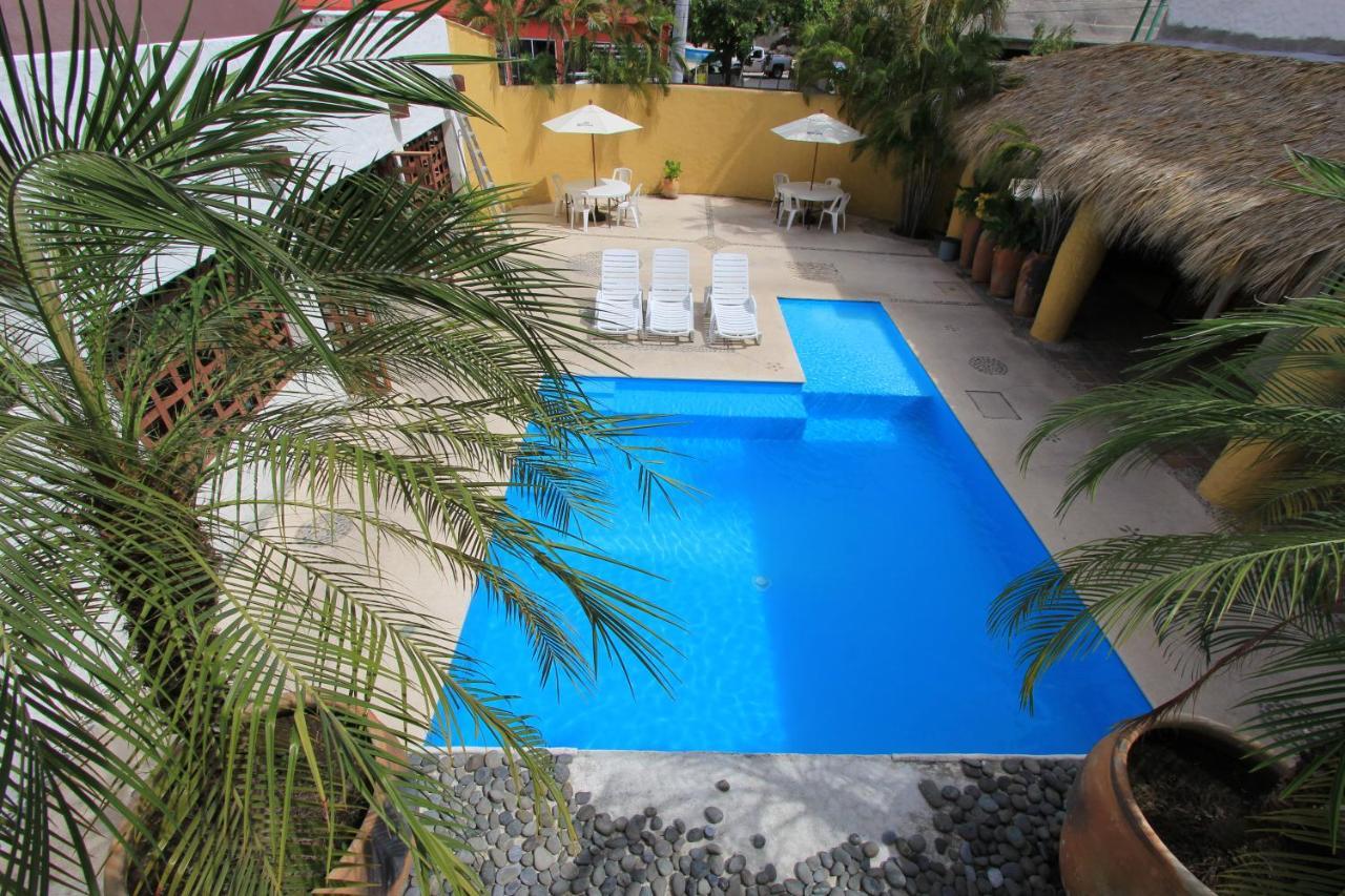 Hotel Plaza Tangolunda Esterno foto