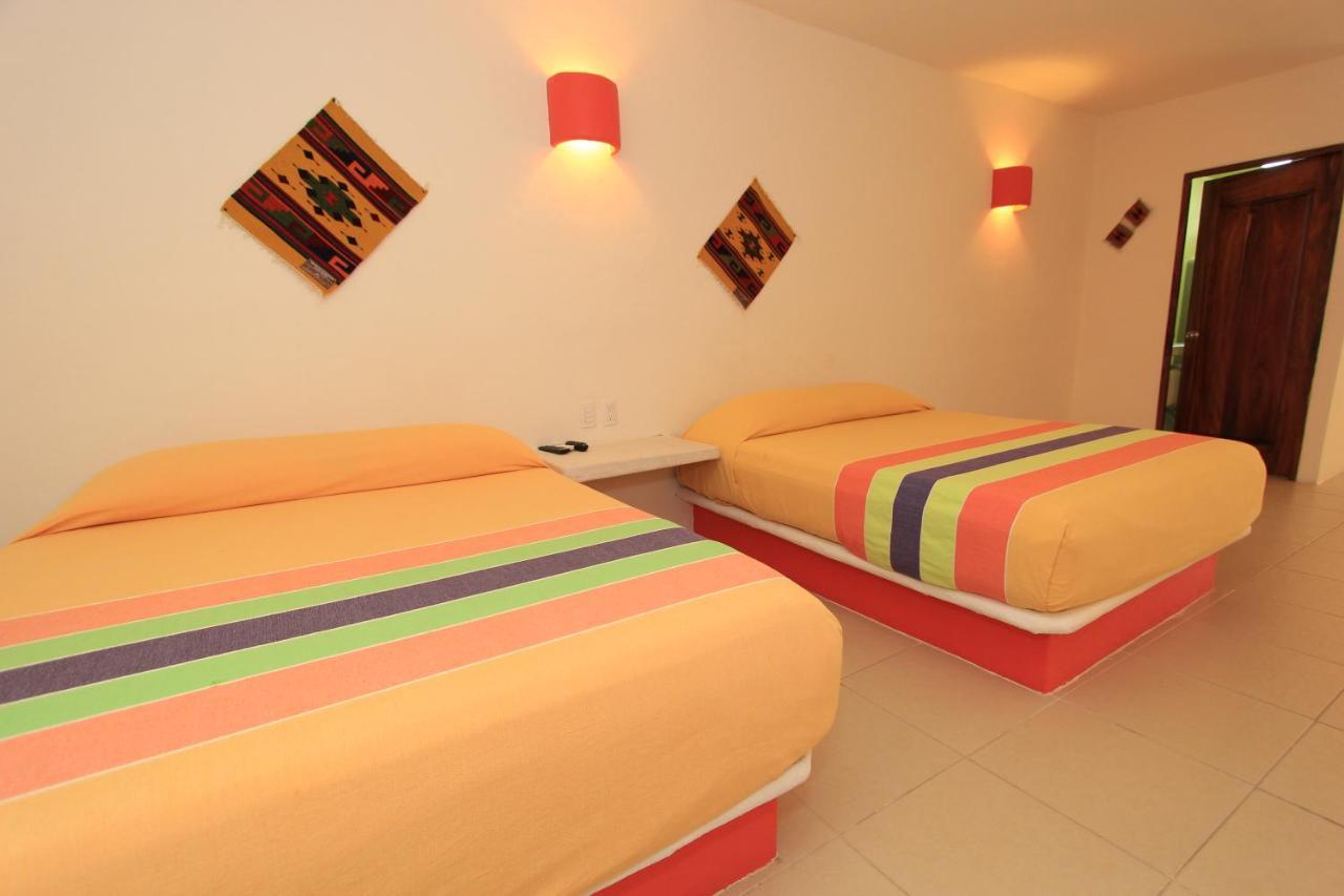 Hotel Plaza Tangolunda Esterno foto