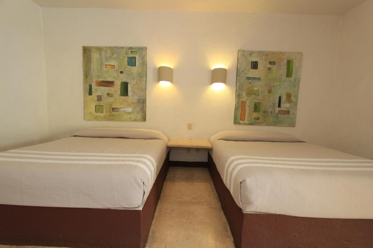 Hotel Plaza Tangolunda Esterno foto